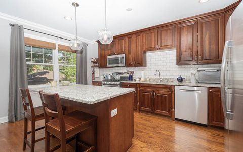 Tiny photo for 21 N Herbert Road #I, Riverside, IL 60546 (MLS # 12680395)