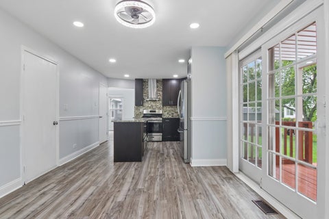 Tiny photo for 552 Delmar Court, Elk Grove Village, IL 60007 (MLS # 12769562)