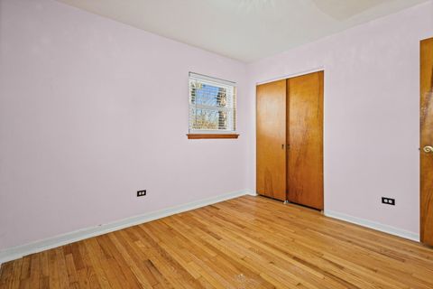 Tiny photo for 5901 108th Place, Chicago Ridge, IL 60415 (MLS # 12570500)