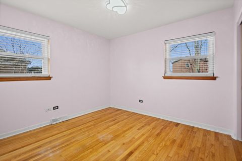 Tiny photo for 5901 108th Place, Chicago Ridge, IL 60415 (MLS # 12570500)