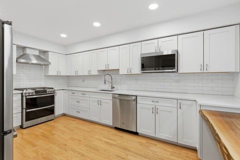 Tiny photo for 1310 Maple Avenue #2C, Evanston, IL 60201 (MLS # 12753908)