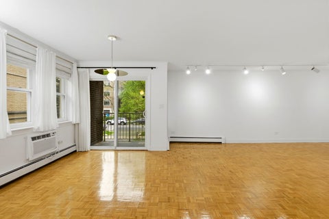 Tiny photo for 1310 Maple Avenue #2C, Evanston, IL 60201 (MLS # 12753908)