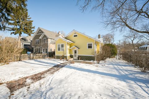 A home in Glen Ellyn