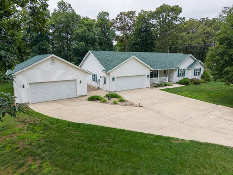 Tiny photo for 3608 Andrews Court, Salem, IL 62881 (MLS # 12685272)