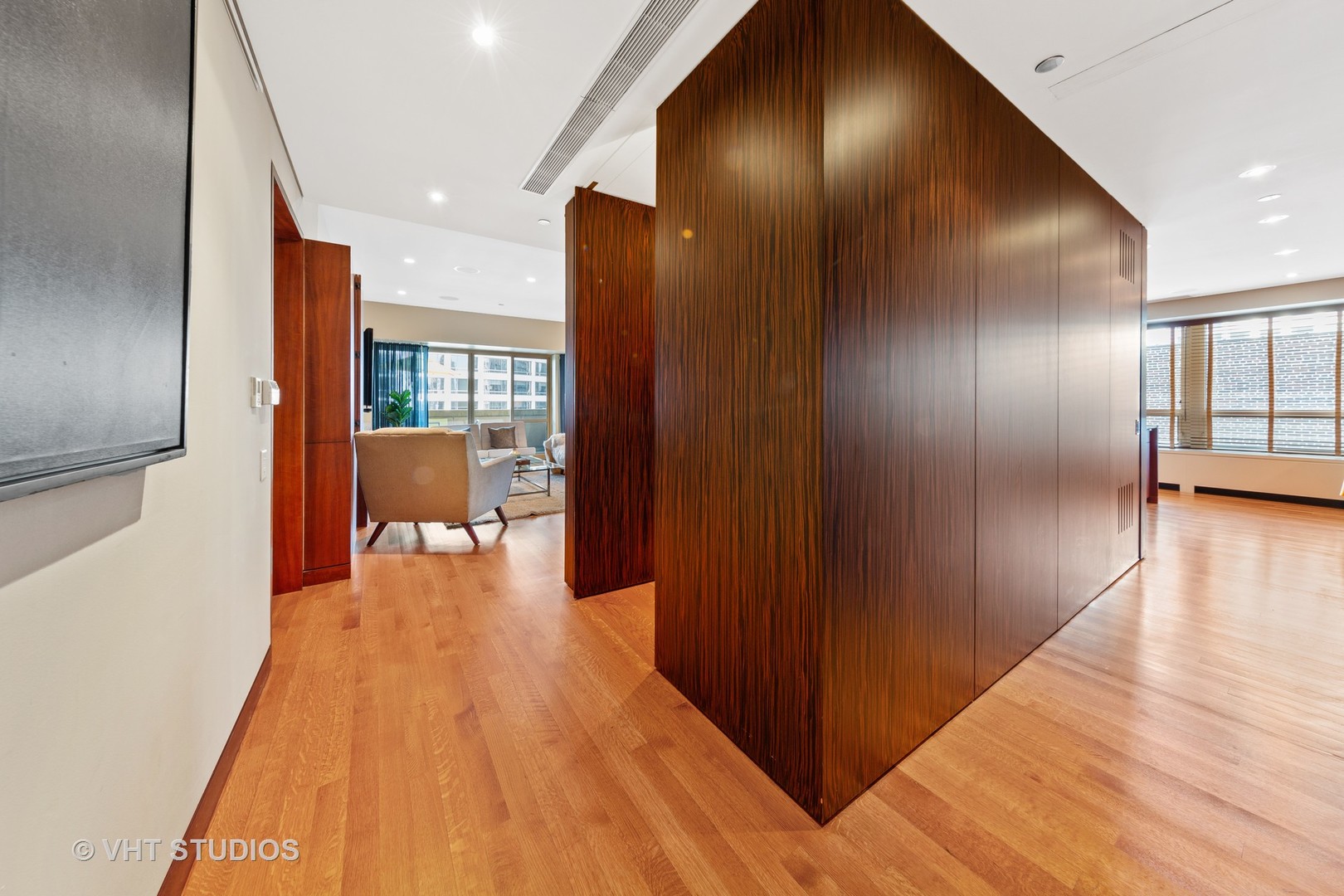 800 N Michigan Avenue 2003