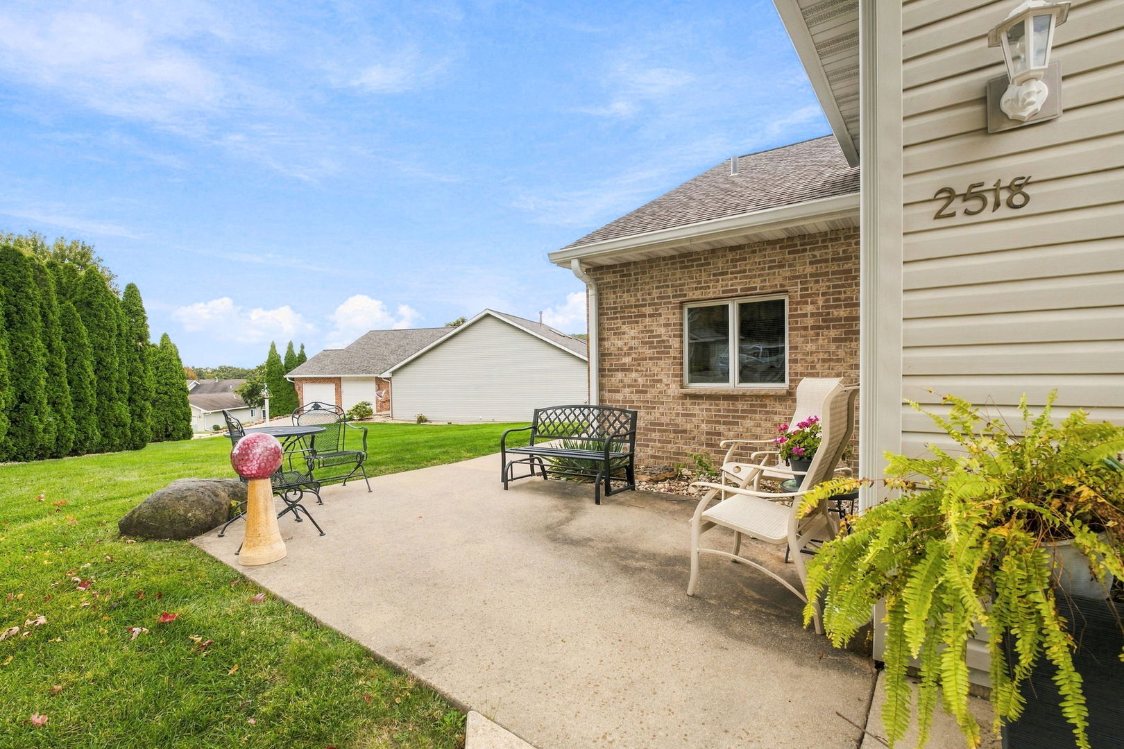 2518 Reynolds Manor Drive 1