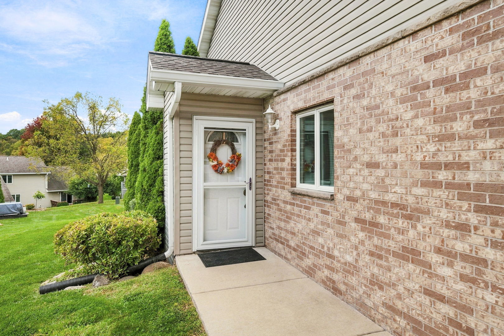 2518 Reynolds Manor Drive 1