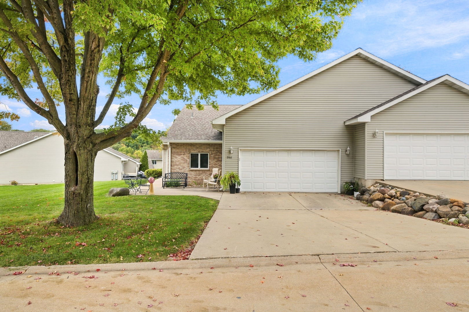 2518 Reynolds Manor Drive 1