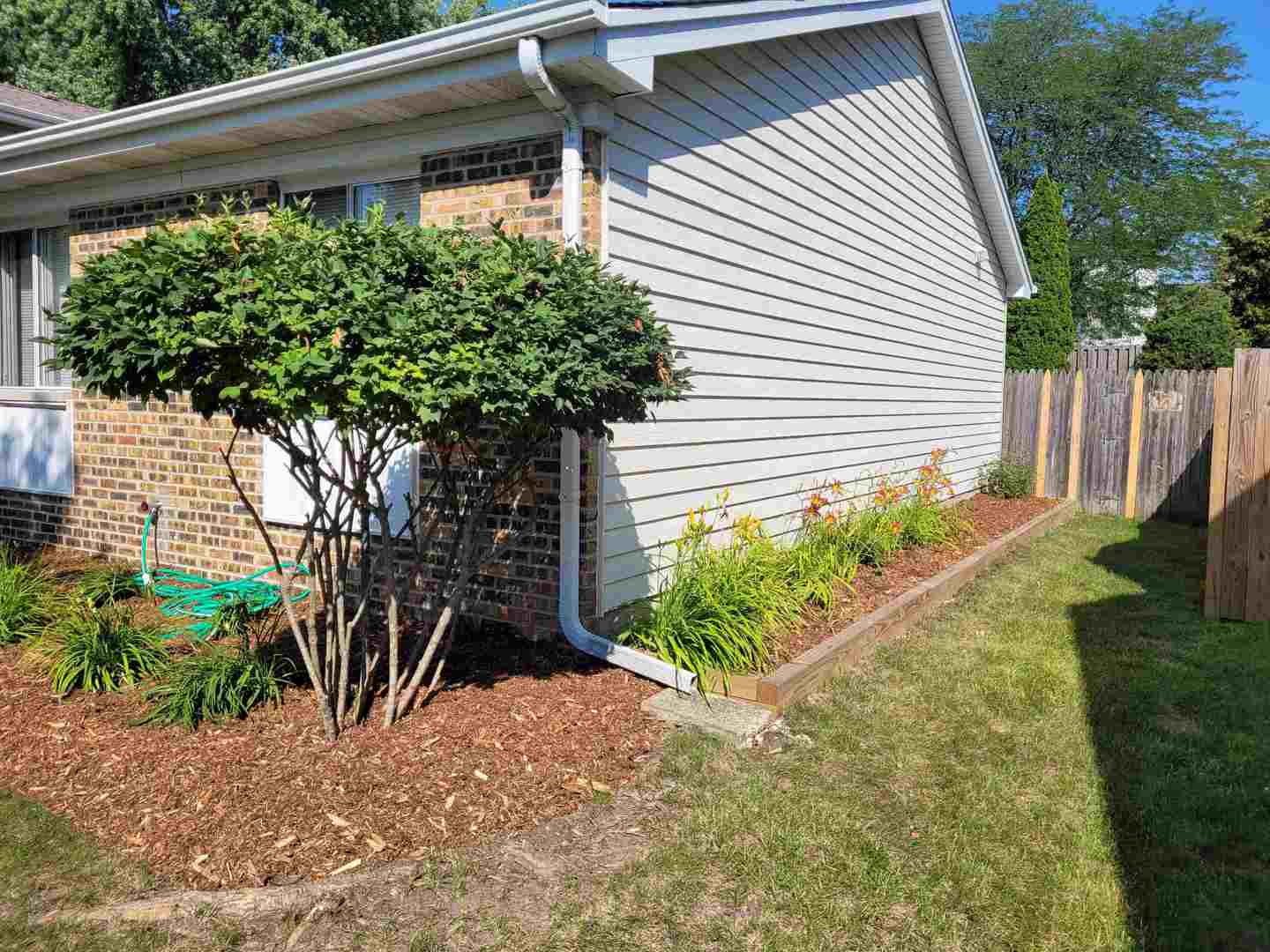 2S601 Cynthia Court