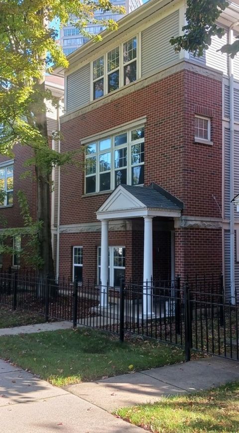 Photo of 4922-B S Cornell Avenue, Chicago, IL 60615 (MLS # 12491958)