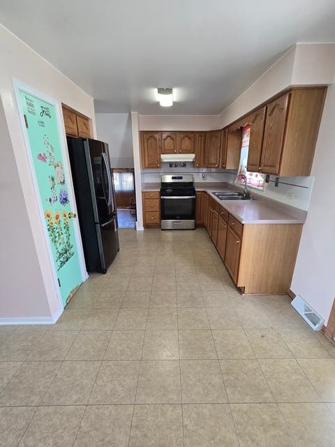 Tiny photo for 7836 W 81st Street, Bridgeview, IL 60455 (MLS # 12698401)