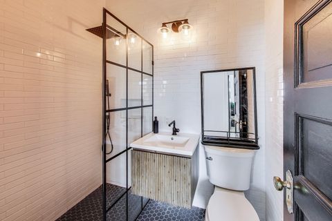 Tiny photo for 2800 N Pine Grove Avenue #8A, Chicago, IL 60657 (MLS # 12486824)