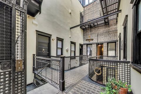 Tiny photo for 2800 N Pine Grove Avenue #8A, Chicago, IL 60657 (MLS # 12486824)