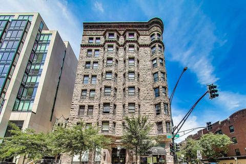 Tiny photo for 2800 N Pine Grove Avenue #8A, Chicago, IL 60657 (MLS # 12486824)