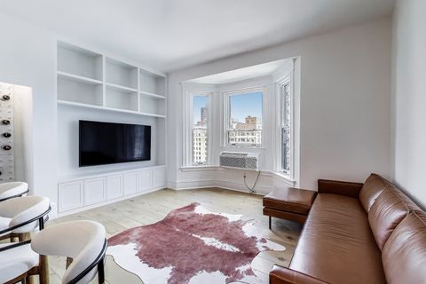 Tiny photo for 2800 N Pine Grove Avenue #8A, Chicago, IL 60657 (MLS # 12486824)