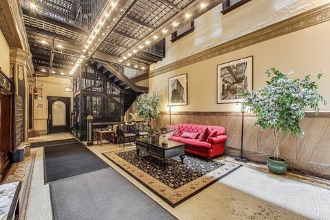 Tiny photo for 2800 N Pine Grove Avenue #8A, Chicago, IL 60657 (MLS # 12486824)