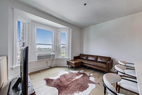 Tiny photo for 2800 N Pine Grove Avenue #8A, Chicago, IL 60657 (MLS # 12486824)