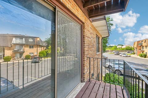 Tiny photo for 4833 W 109th Street #203, Oak Lawn, IL 60453 (MLS # 12729939)