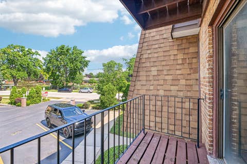Tiny photo for 4833 W 109th Street #203, Oak Lawn, IL 60453 (MLS # 12729939)