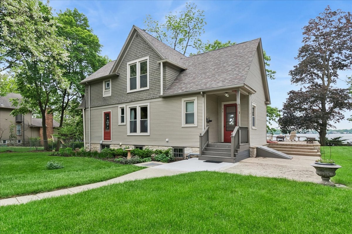 35 Lakeview Place