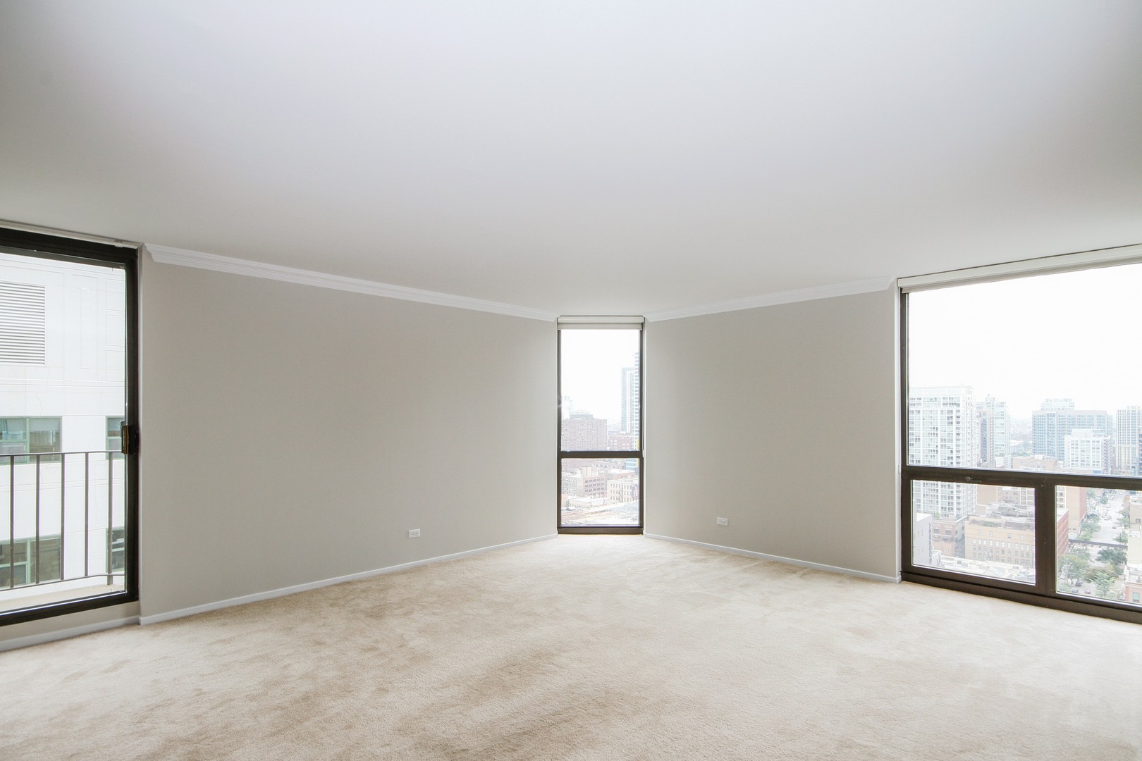 70 W Huron Street 2609