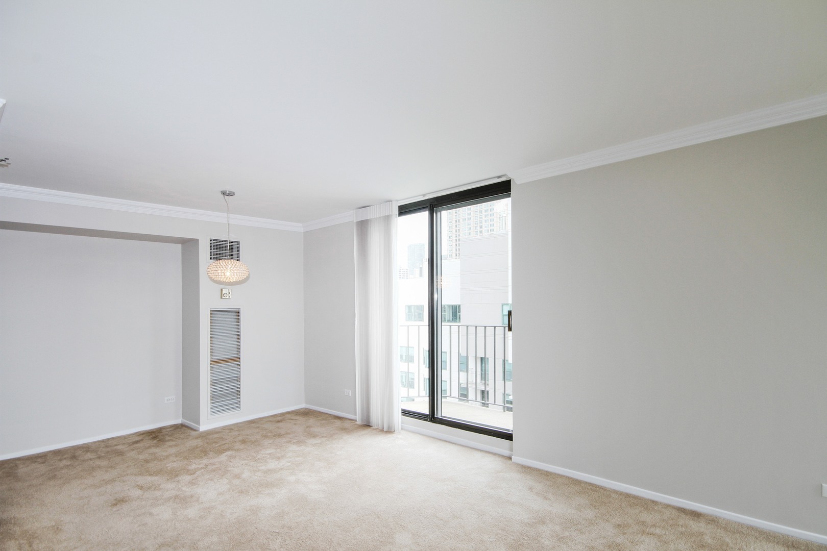 70 W Huron Street 2609