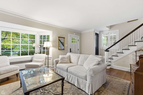 Tiny photo for 2221 Lincolnwood Drive, Evanston, IL 60201 (MLS # 12512062)