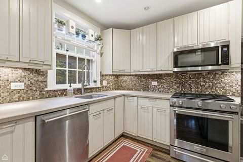 Tiny photo for 2221 Lincolnwood Drive, Evanston, IL 60201 (MLS # 12512062)