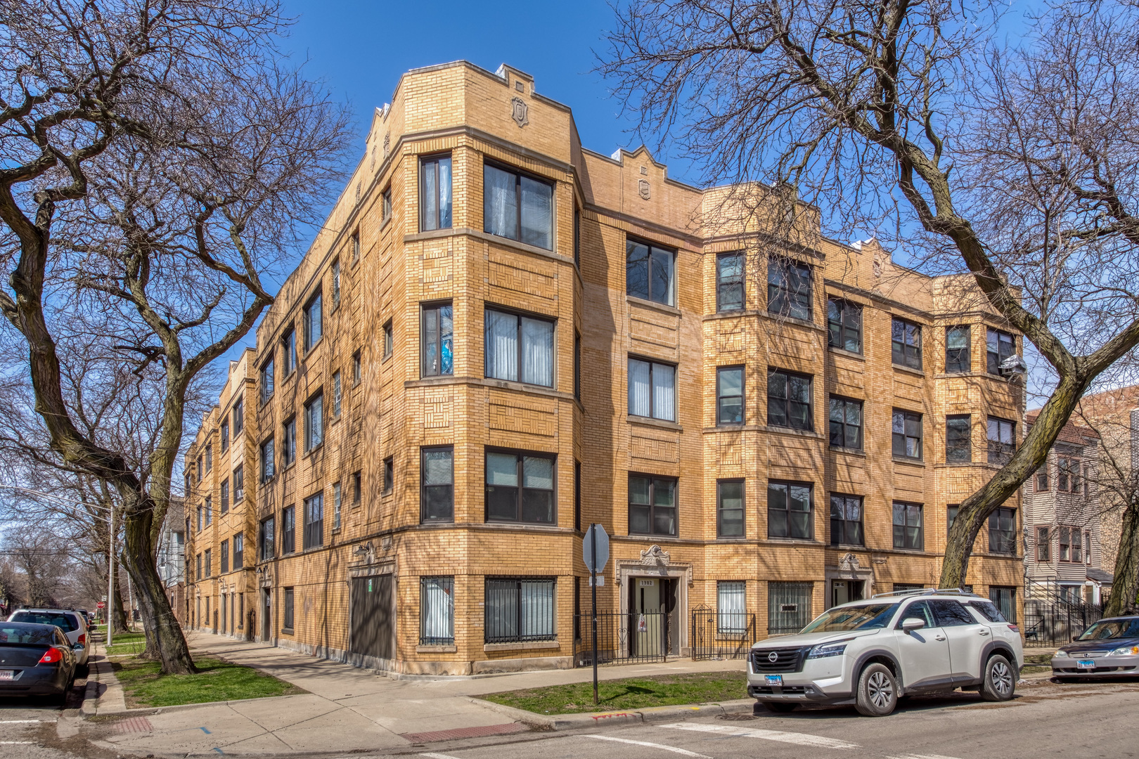 Photo 1 of 18 — 1904 N Whipple Street 101, Chicago, IL 60647