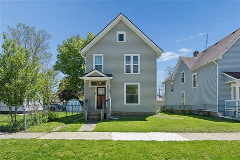 Photo of 614 S Lincoln Avenue, Aurora, IL 60505 (MLS # 12646320)