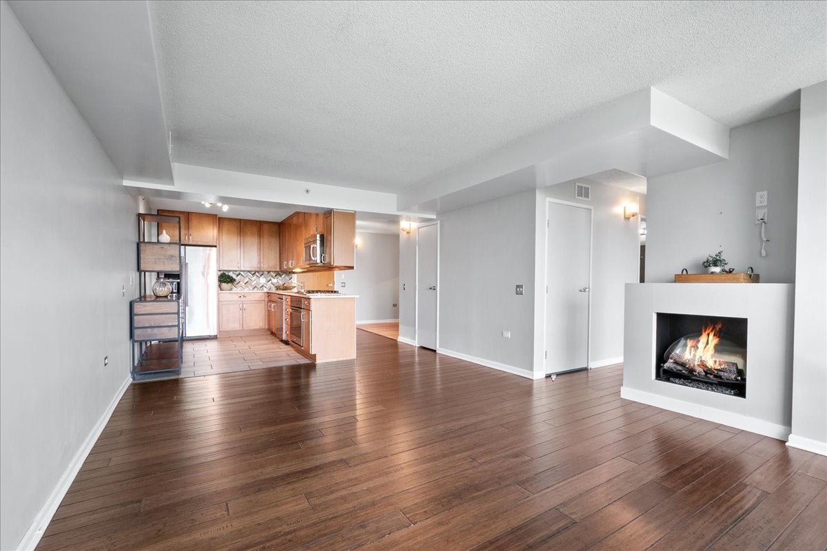 9655 Woods Drive 1006