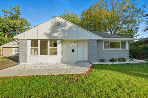 5 Oak Lane Park Forest IL 60466