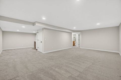 Tiny photo for 5446 Baraboo Court #5446, Davenport, IA 52804 (MLS # 12578061)