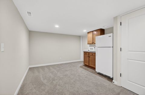 Tiny photo for 5446 Baraboo Court #5446, Davenport, IA 52804 (MLS # 12578061)