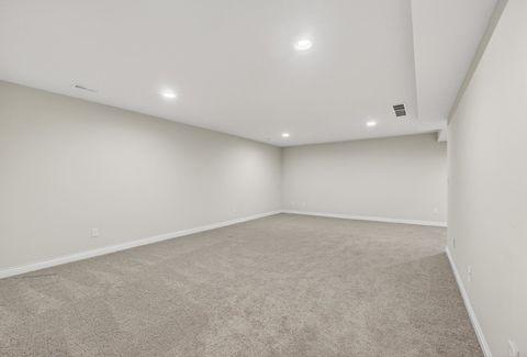 Tiny photo for 5446 Baraboo Court #5446, Davenport, IA 52804 (MLS # 12578061)