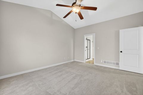 Tiny photo for 5446 Baraboo Court #5446, Davenport, IA 52804 (MLS # 12578061)