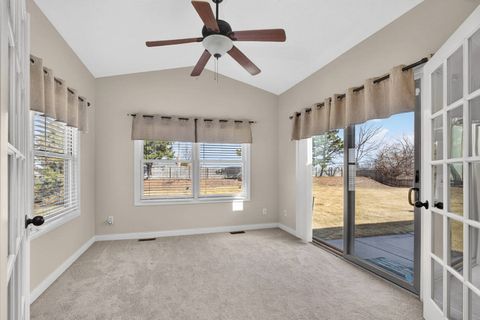 Tiny photo for 5446 Baraboo Court #5446, Davenport, IA 52804 (MLS # 12578061)