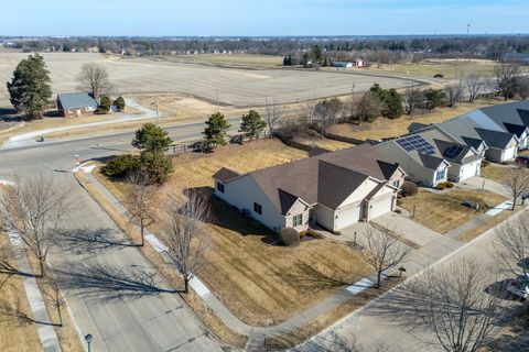 Tiny photo for 5446 Baraboo Court #5446, Davenport, IA 52804 (MLS # 12578061)