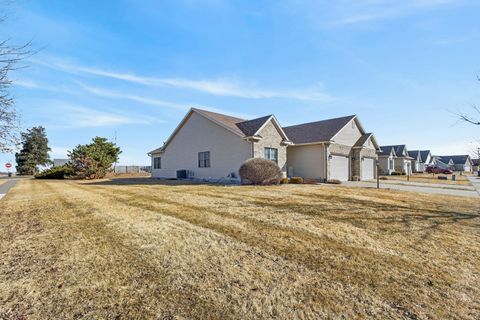 Tiny photo for 5446 Baraboo Court #5446, Davenport, IA 52804 (MLS # 12578061)