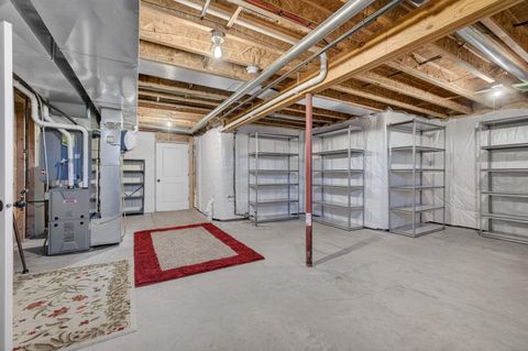 Tiny photo for 5446 Baraboo Court #5446, Davenport, IA 52804 (MLS # 12578061)