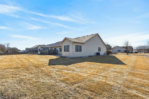 Tiny photo for 5446 Baraboo Court #5446, Davenport, IA 52804 (MLS # 12578061)