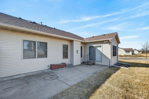 Tiny photo for 5446 Baraboo Court #5446, Davenport, IA 52804 (MLS # 12578061)