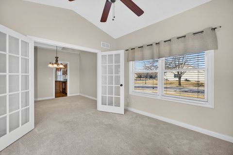 Tiny photo for 5446 Baraboo Court #5446, Davenport, IA 52804 (MLS # 12578061)