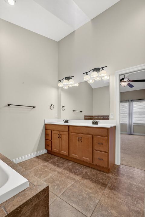 Tiny photo for 5446 Baraboo Court #5446, Davenport, IA 52804 (MLS # 12578061)