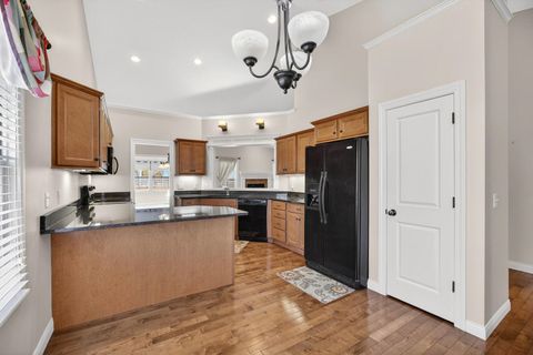 Tiny photo for 5446 Baraboo Court #5446, Davenport, IA 52804 (MLS # 12578061)