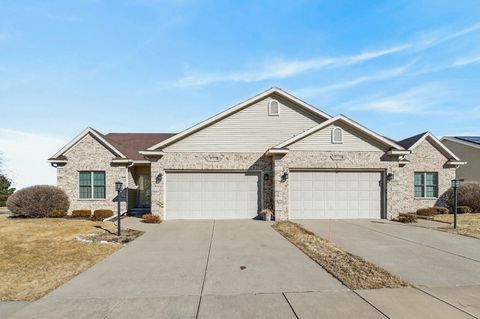 Tiny photo for 5446 Baraboo Court #5446, Davenport, IA 52804 (MLS # 12578061)