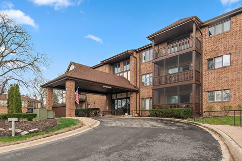 Photo of 7737 W GOLF Drive #303, Palos Heights, IL 60463 (MLS # 12612100)