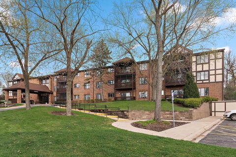 Tiny photo for 7737 W GOLF Drive #303, Palos Heights, IL 60463 (MLS # 12612100)