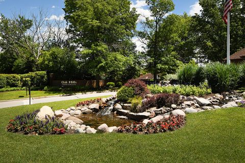 Tiny photo for 7737 W GOLF Drive #303, Palos Heights, IL 60463 (MLS # 12612100)