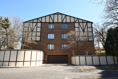 Tiny photo for 7737 W GOLF Drive #303, Palos Heights, IL 60463 (MLS # 12612100)